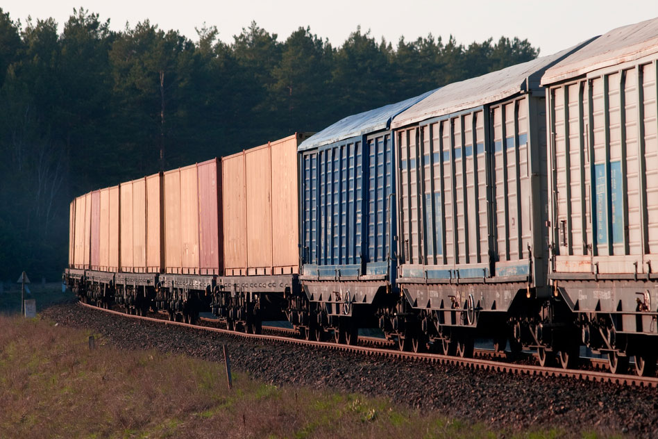 freight-diesel-train